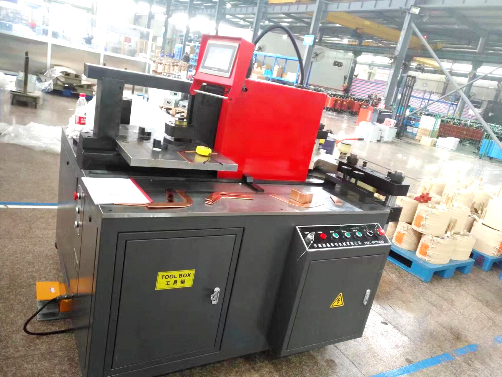 普通雙層臺(tái)轉(zhuǎn)塔式母線加工機(jī)